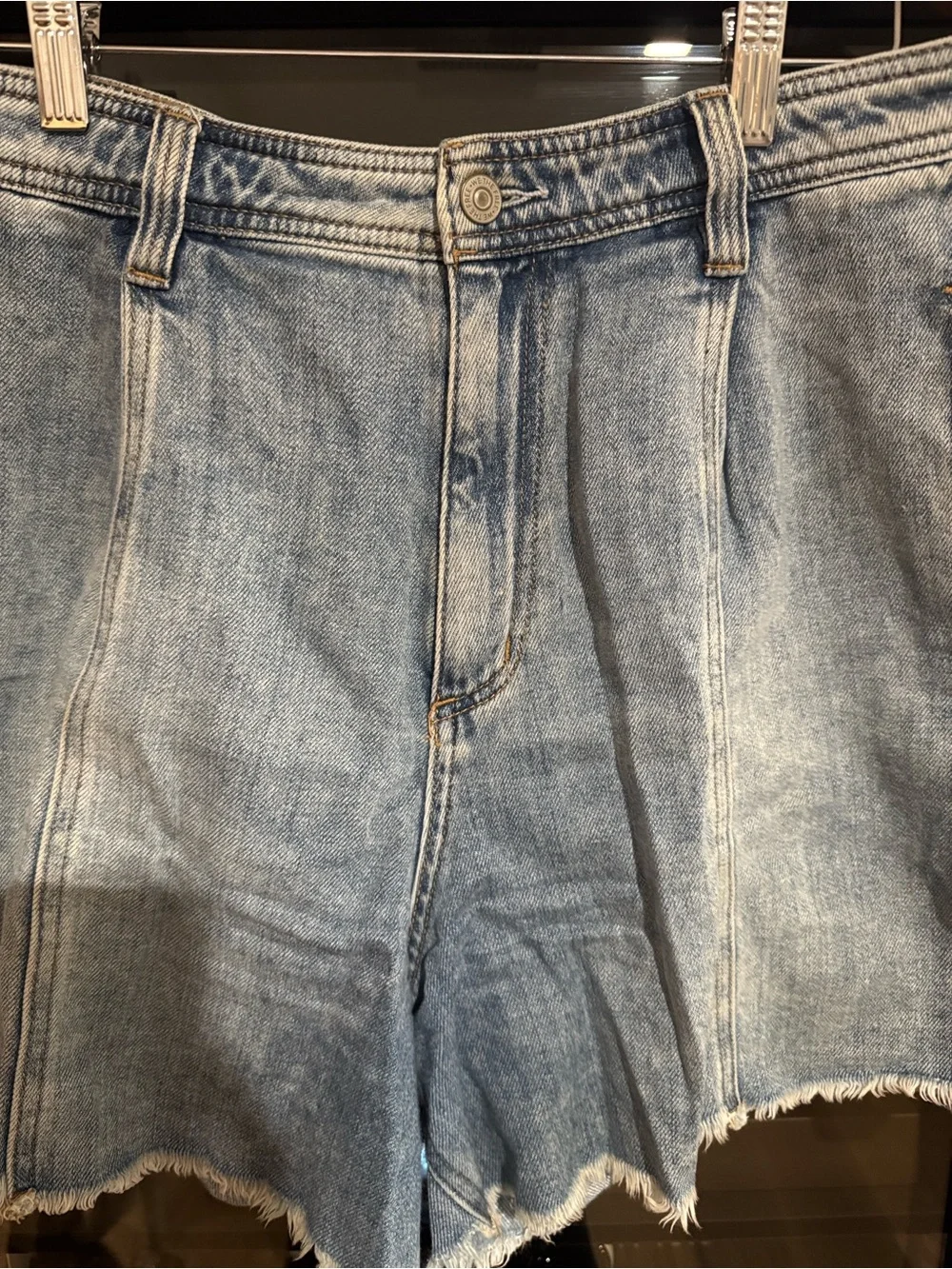 We The Free Twenty Nine Denim Shorts 29 Light Wash Raw Hem High Rise